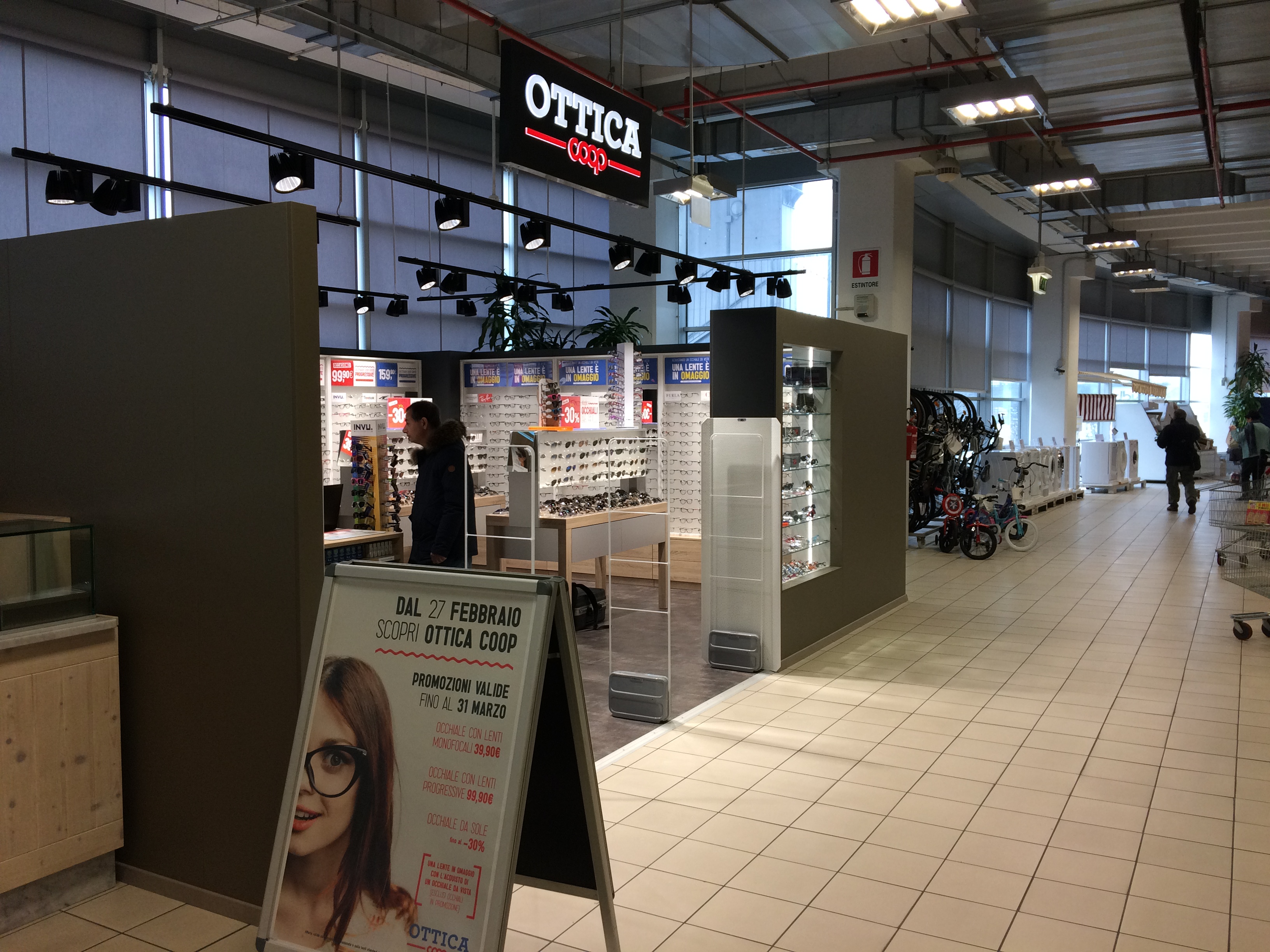 Installazione antitaccheggio ECS nel settore Ottica